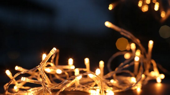 Deixe a noite ainda mais especial com a iluminação certa.